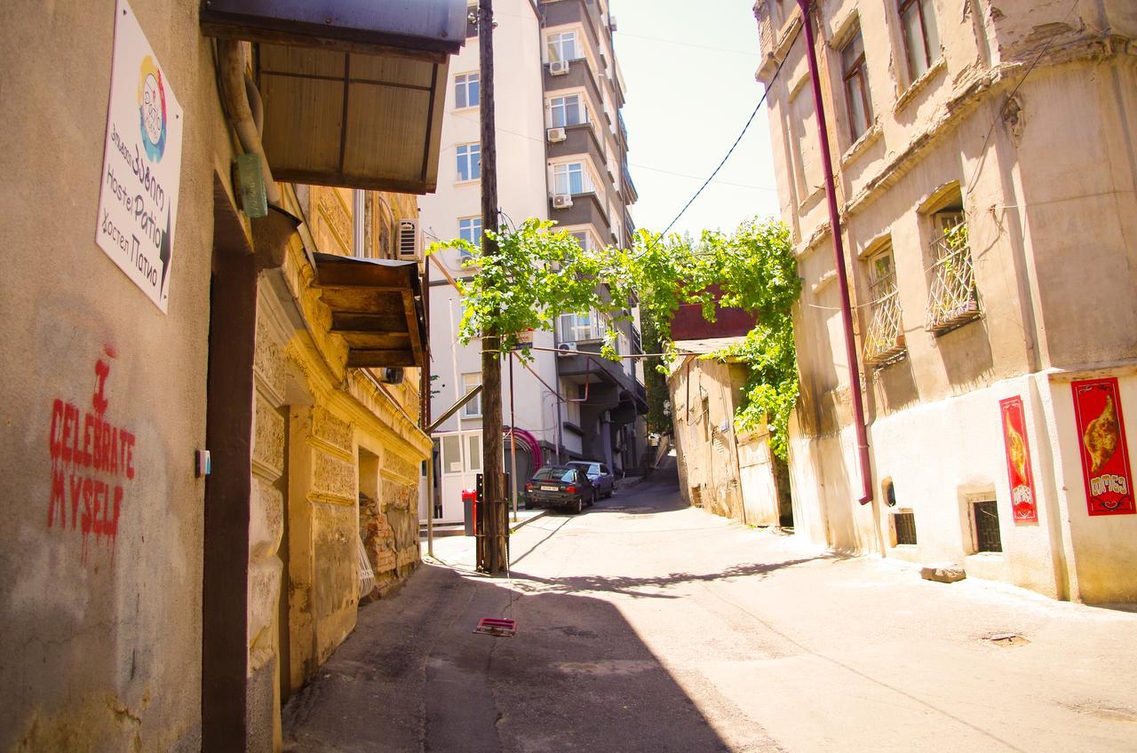 טביליסי Patio Hostel מראה חיצוני תמונה