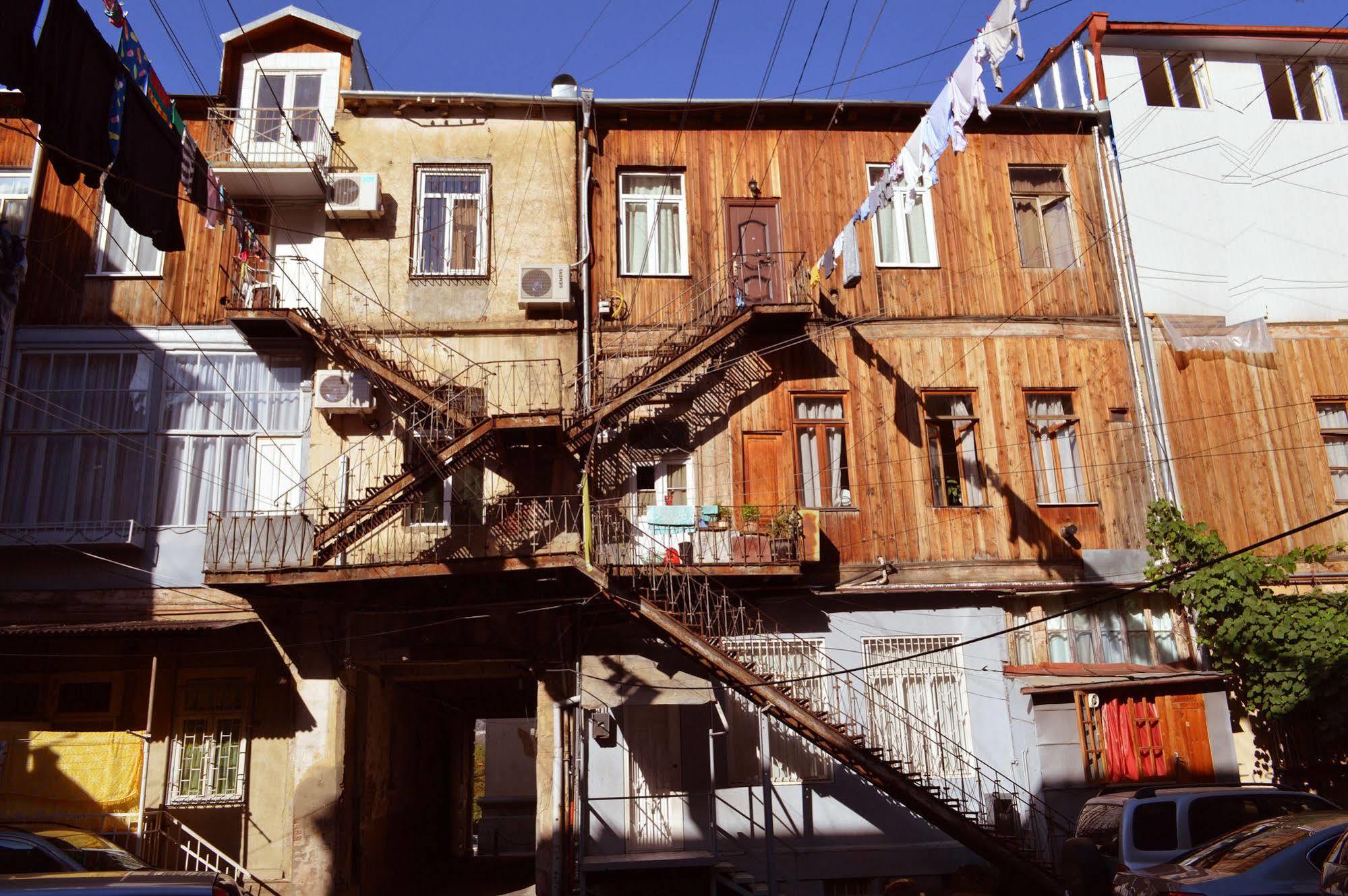 טביליסי Patio Hostel מראה חיצוני תמונה