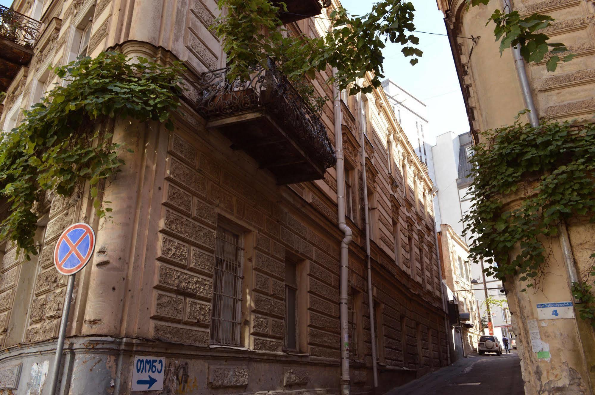 טביליסי Patio Hostel מראה חיצוני תמונה