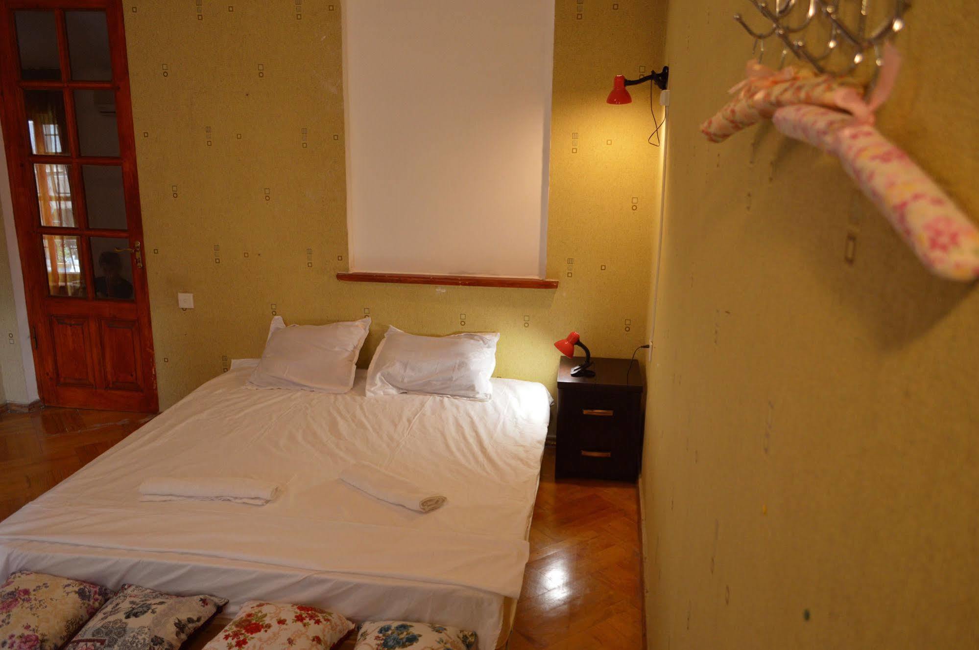 טביליסי Patio Hostel מראה חיצוני תמונה