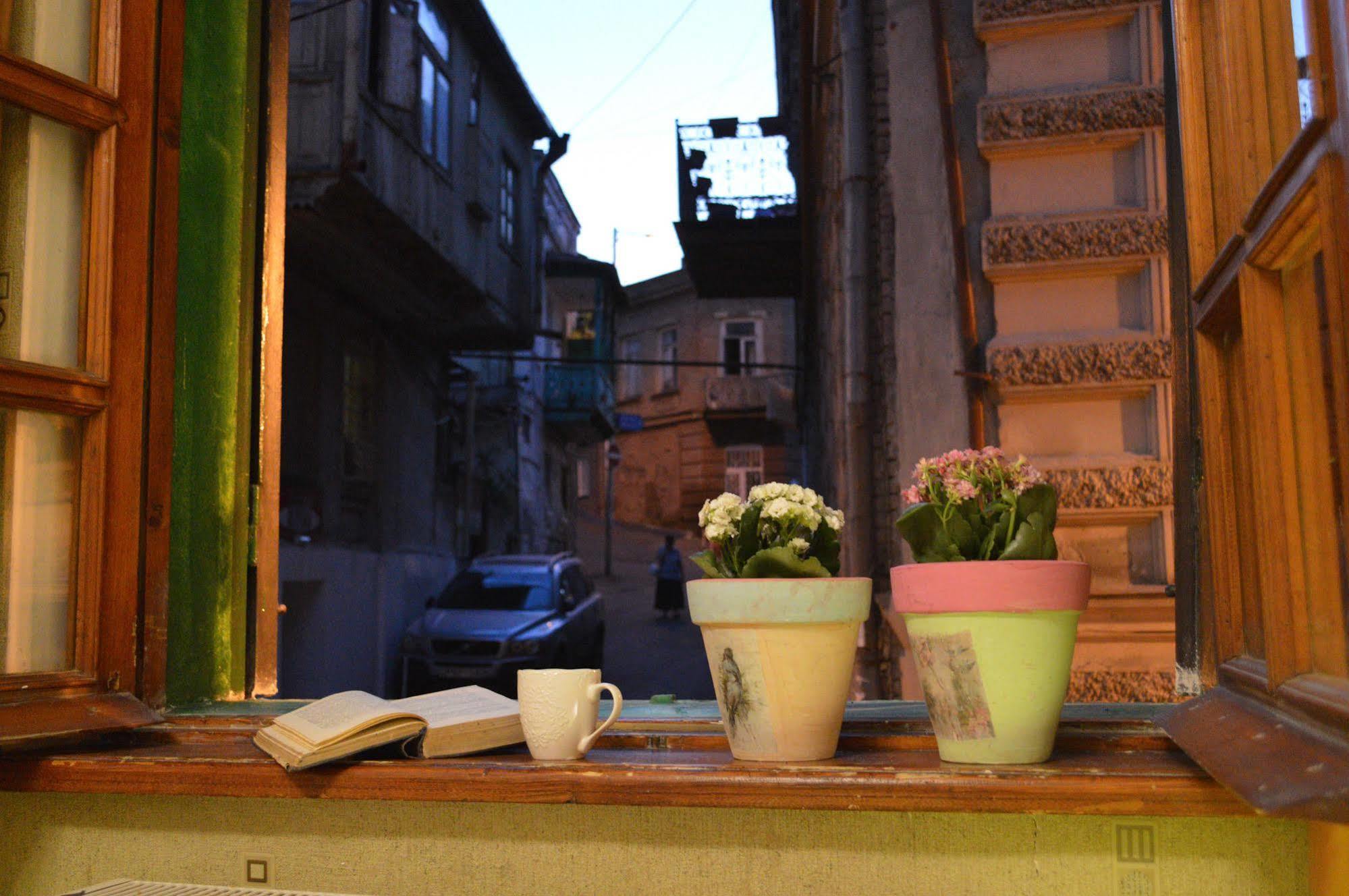 טביליסי Patio Hostel מראה חיצוני תמונה