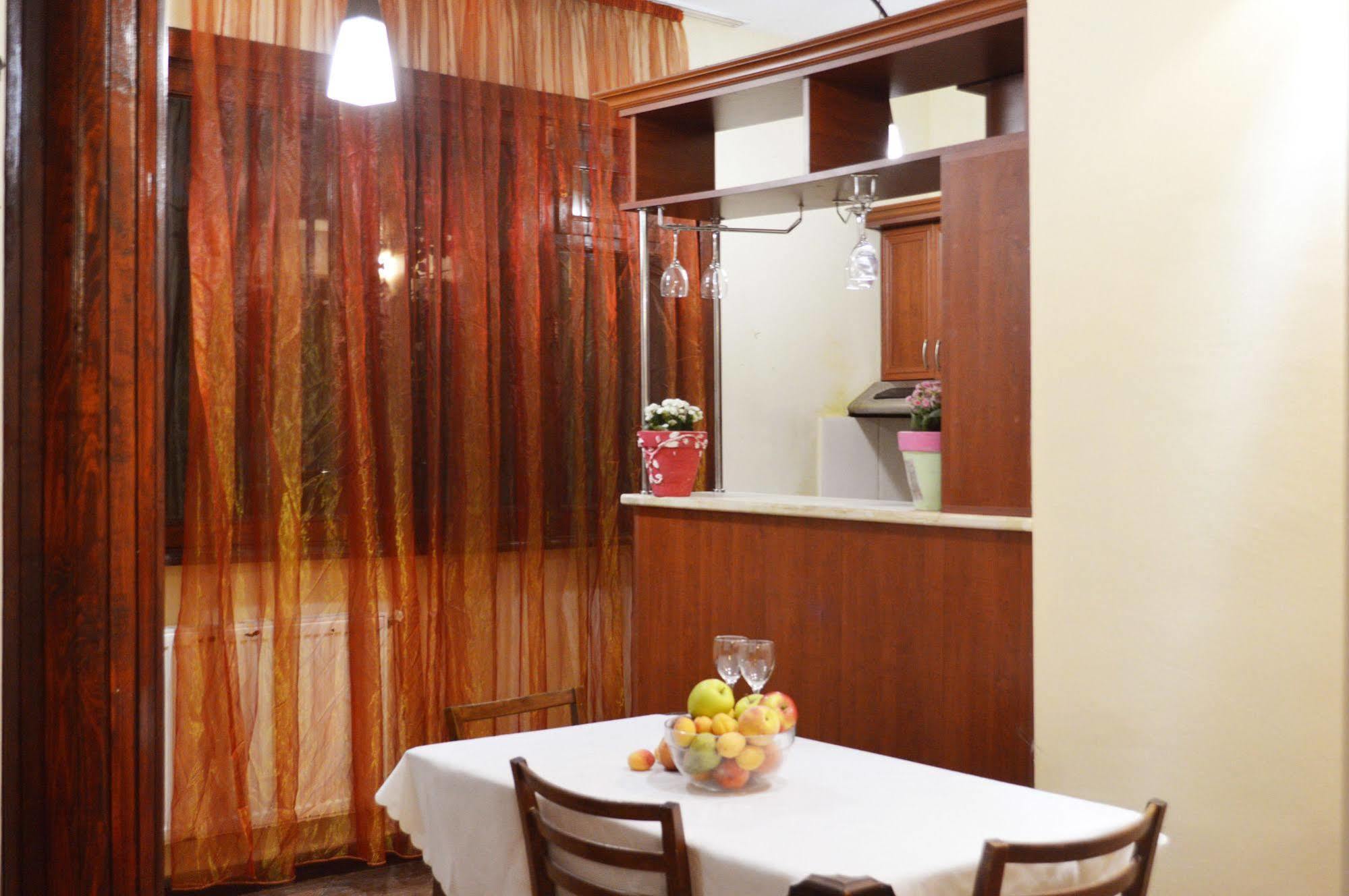 טביליסי Patio Hostel מראה חיצוני תמונה