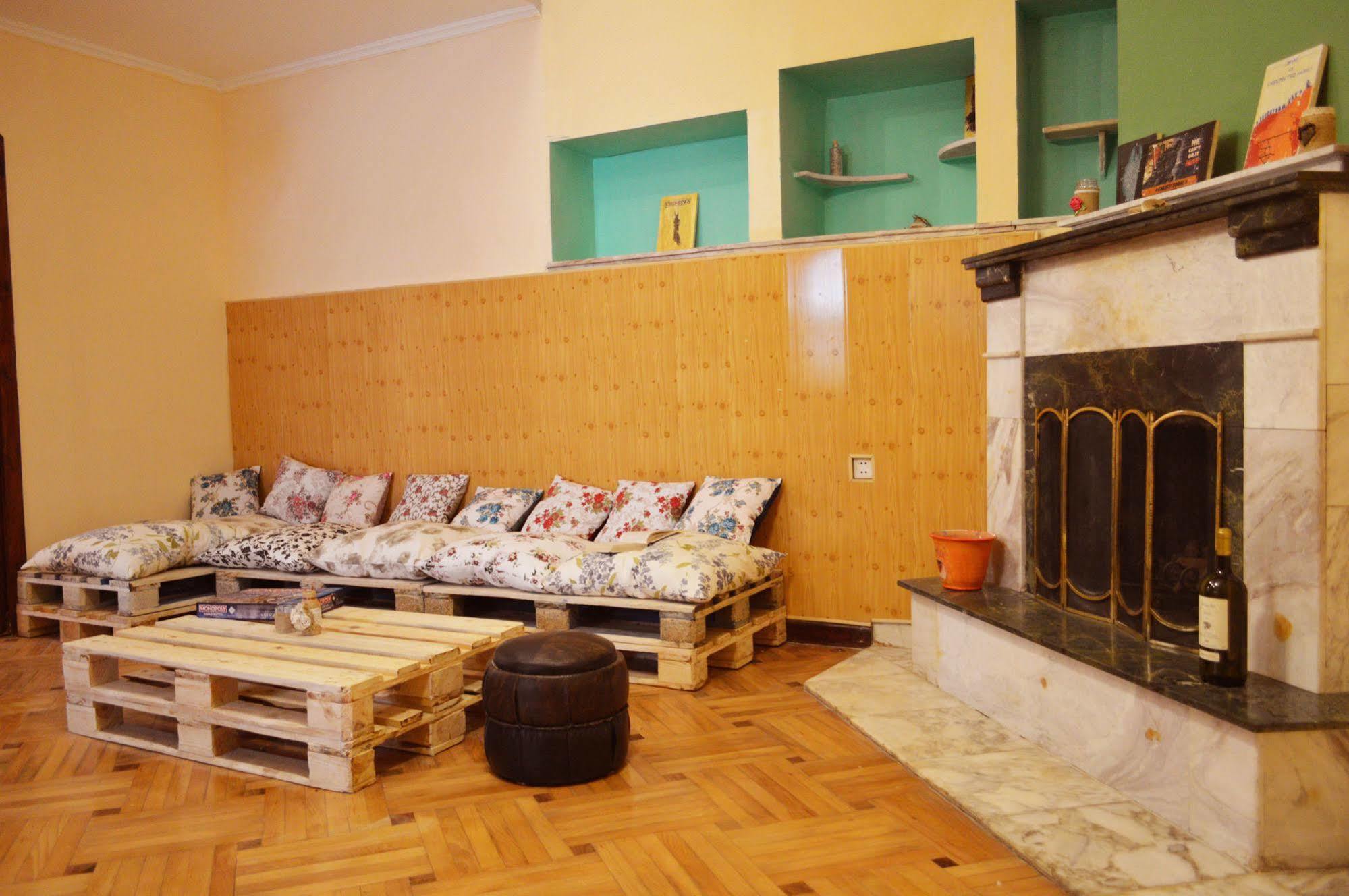 טביליסי Patio Hostel מראה חיצוני תמונה