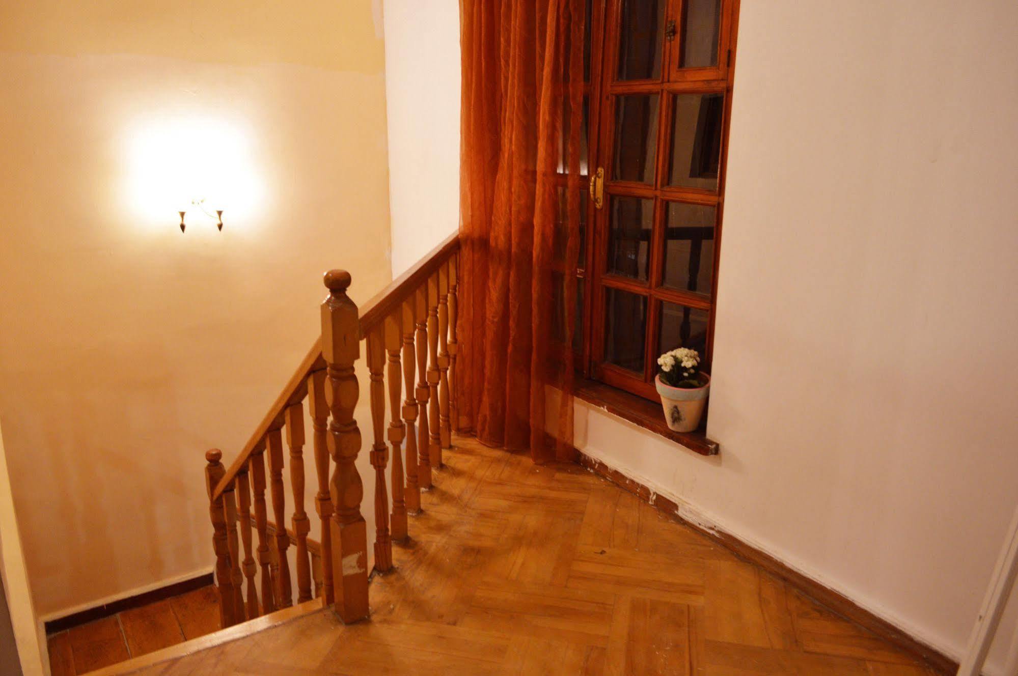 טביליסי Patio Hostel מראה חיצוני תמונה